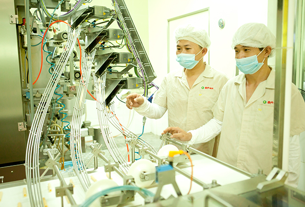 堅(jiān)持做實(shí)體經(jīng)濟(jì)，堅(jiān)持做好實(shí)體經(jīng)濟(jì)